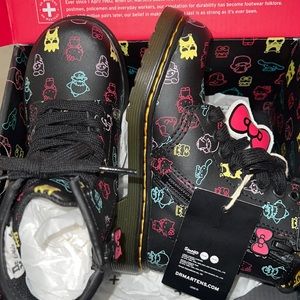 Dr Martens toddler Hello Kitty boots